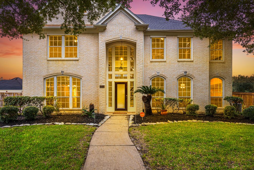 26723 Wedgewood Park